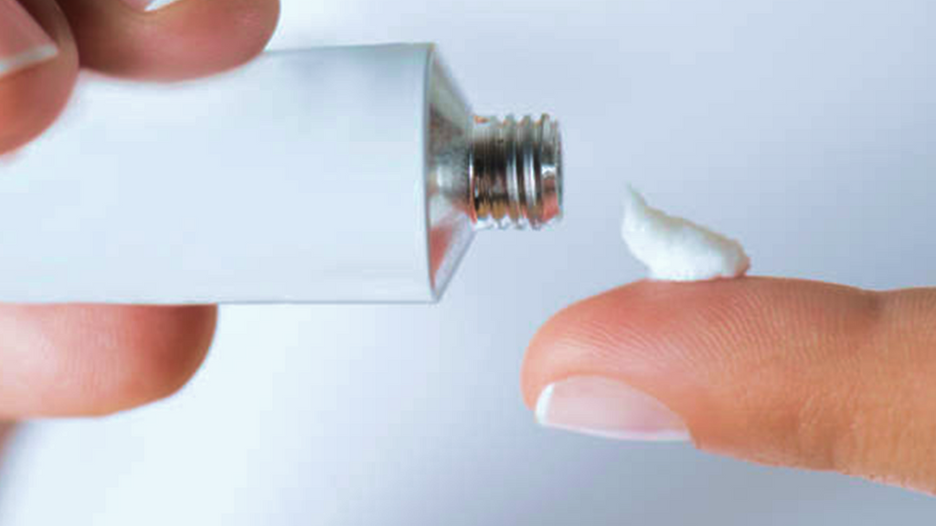 Cremas y Ungüentos con Corticosteroides