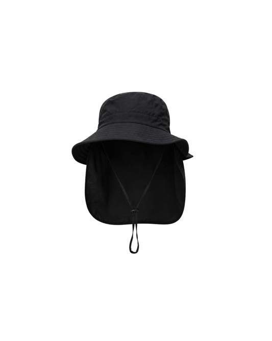 Sombrero negro con extensión y protección solar